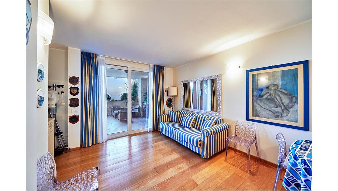 Апартаменты у озера Гарда, Италия, 68 м2 фото 2