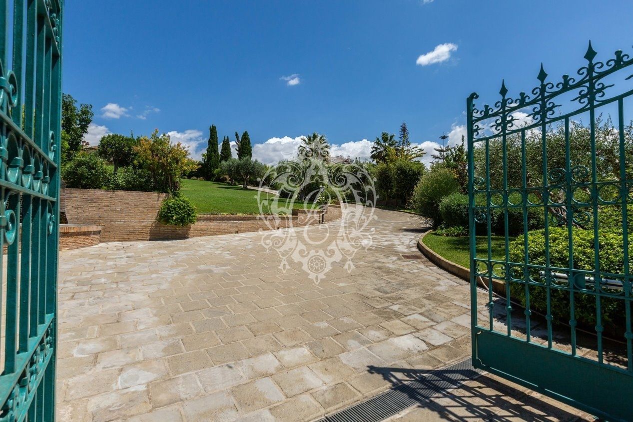 Вилла в Черветери, Италия, 770 м2 фото 3