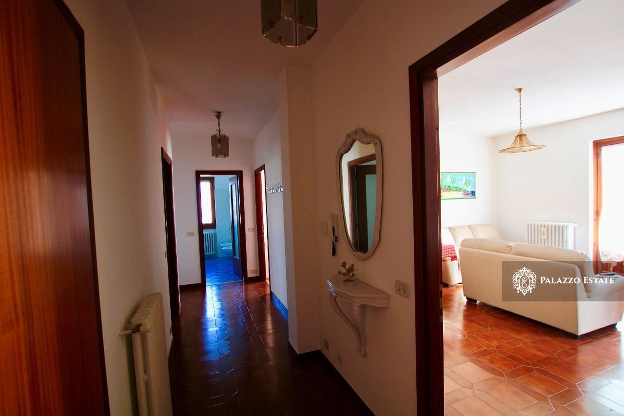 Вилла в Ленно, Италия, 300 м2 фото 4