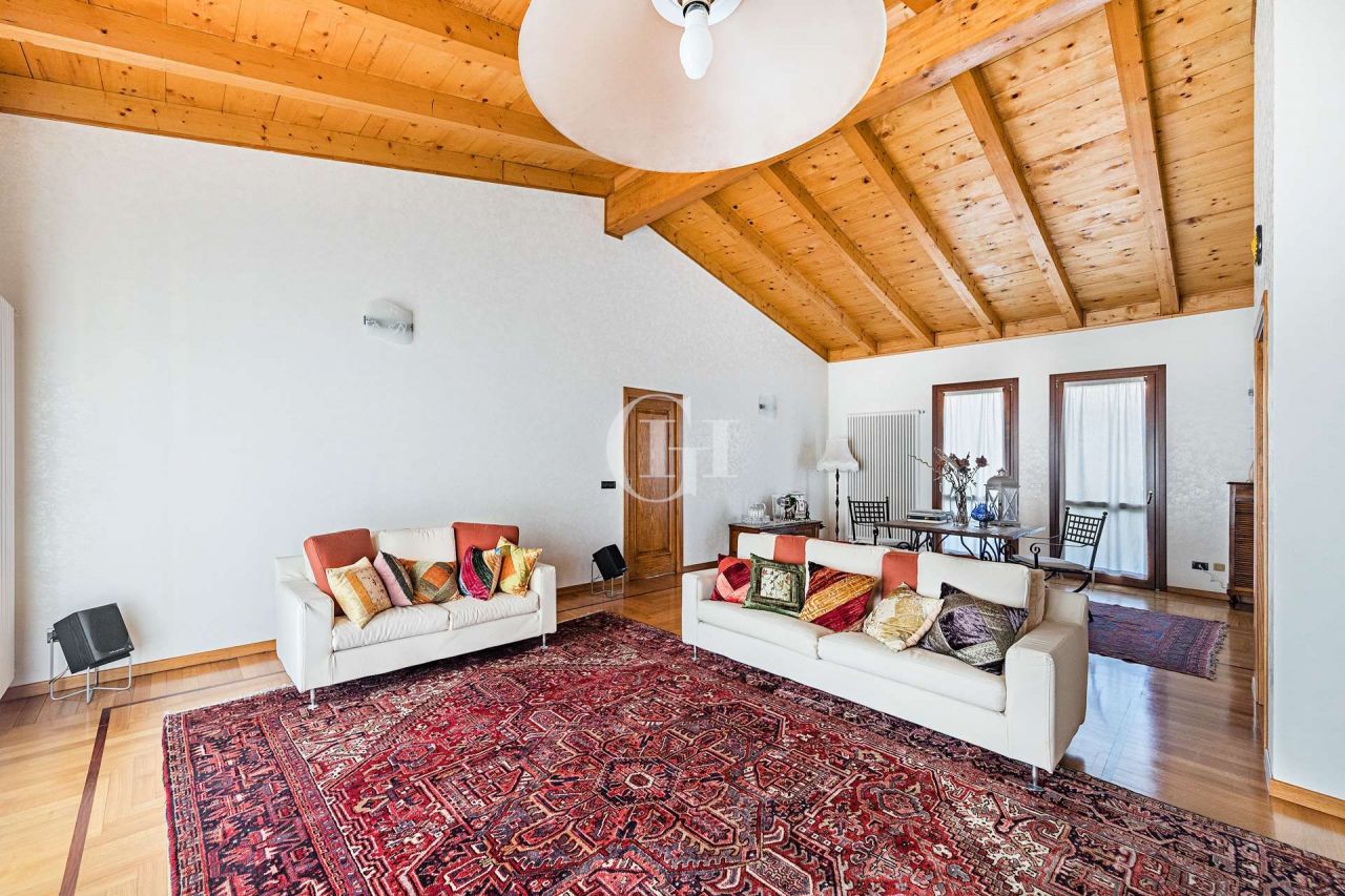 Пентхаус у озера Гарда, Италия, 190 м2 фото 2
