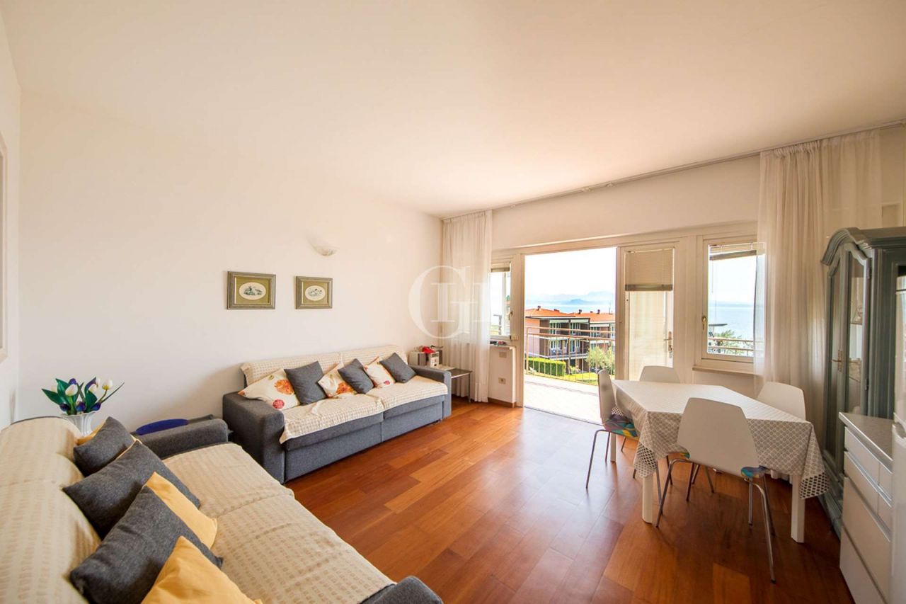 Апартаменты у озера Гарда, Италия, 90 м2 фото 4