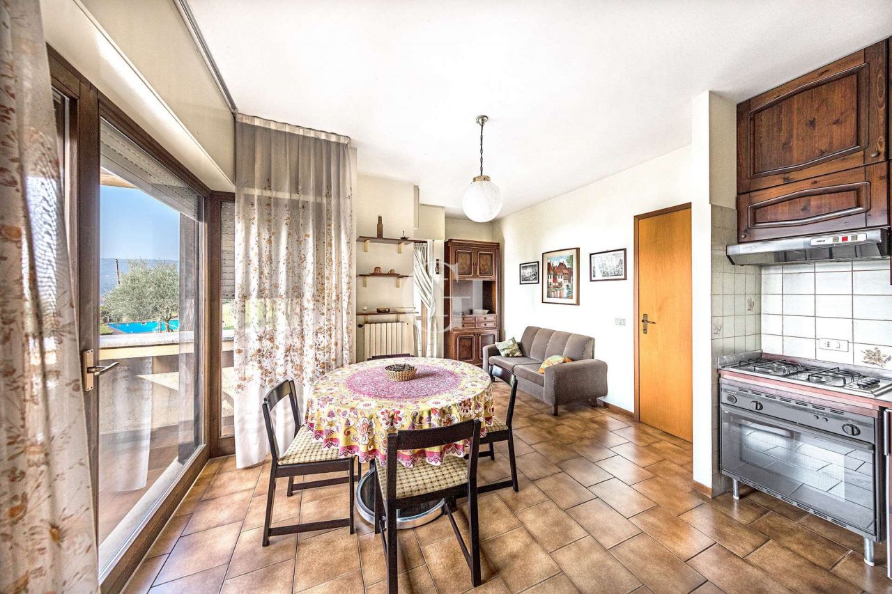 Квартира у озера Гарда, Италия, 47 м2 фото 5