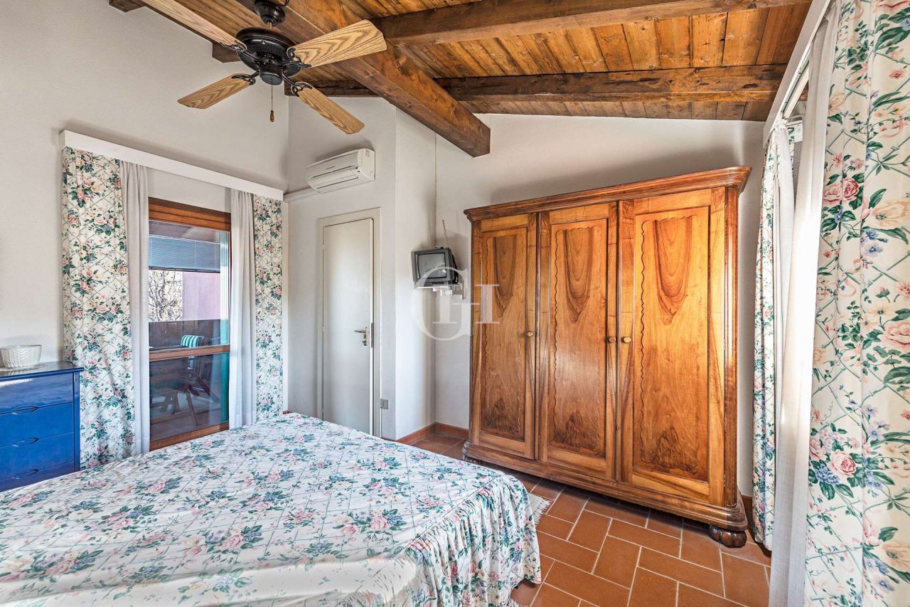 Квартира у озера Гарда, Италия, 70 м2 фото 5