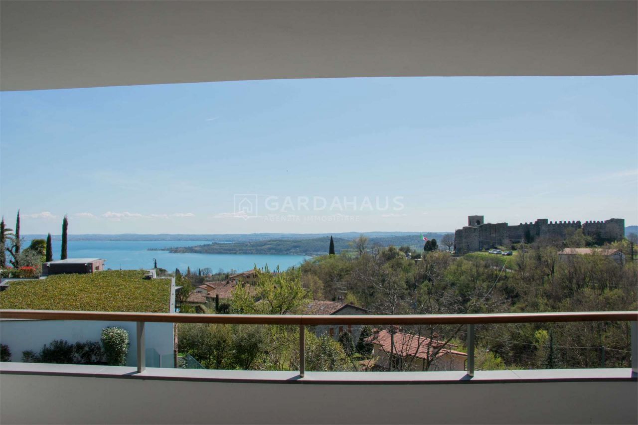 Апартаменты у озера Гарда, Италия, 200 м2 фото 1