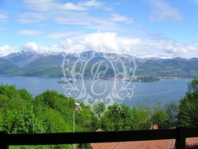 Вилла у озера Маджоре, Италия, 1 200 м2 фото 3