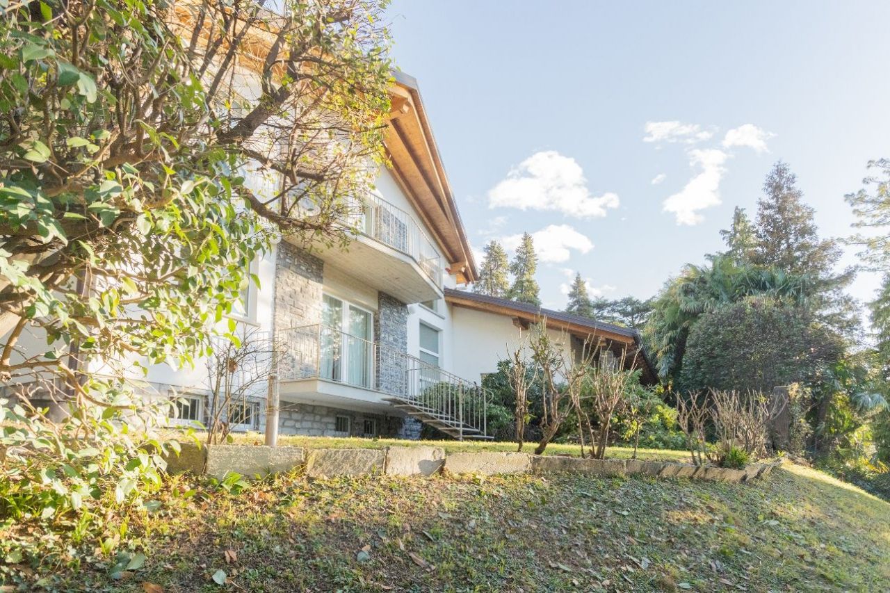Вилла в Льерне, Италия, 300 м2 фото 2