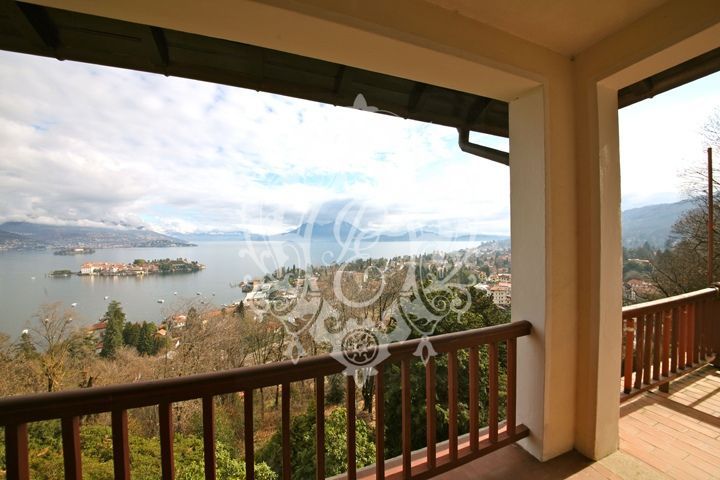 Вилла в Стрезе, Италия, 280 м2 фото 2