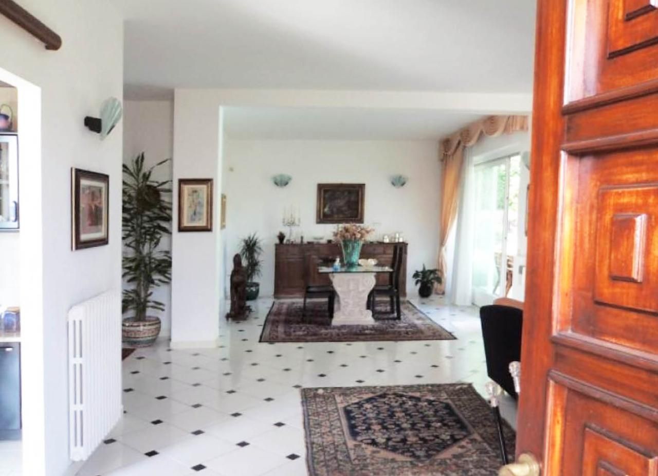 Вилла у озера Маджоре, Италия, 270 м2 фото 5