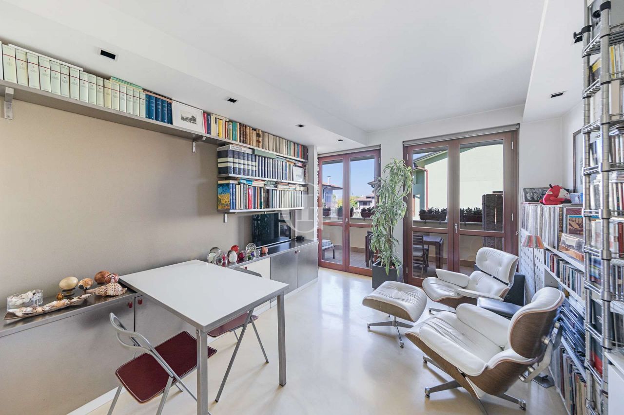 Апартаменты у озера Гарда, Италия, 60 м2 фото 2