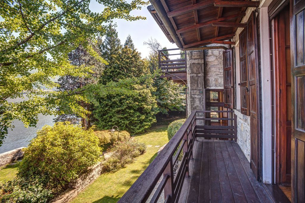 Вилла у озера Комо, Италия, 650 м2 фото 3