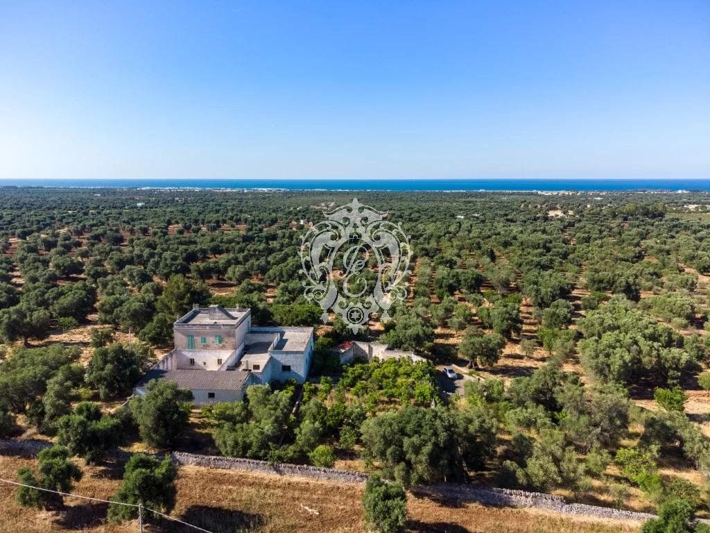 Вилла в Остуни, Италия, 550 м2 фото 1