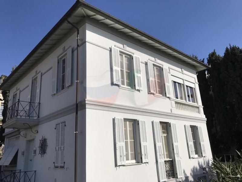 Вилла в Сан-Ремо, Италия, 350 м2 фото 1