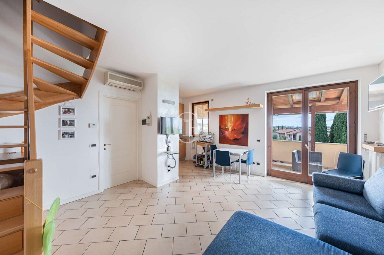 Апартаменты у озера Гарда, Италия, 90 м2 фото 4