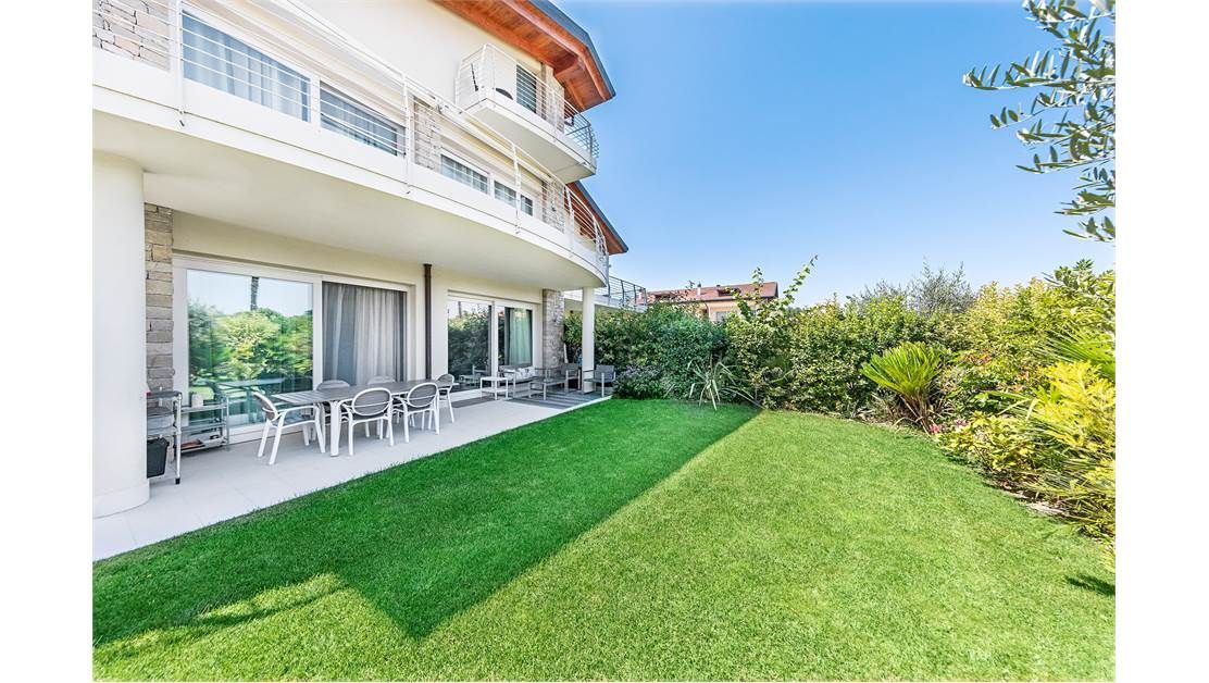 Апартаменты у озера Гарда, Италия, 140 м2 фото 1