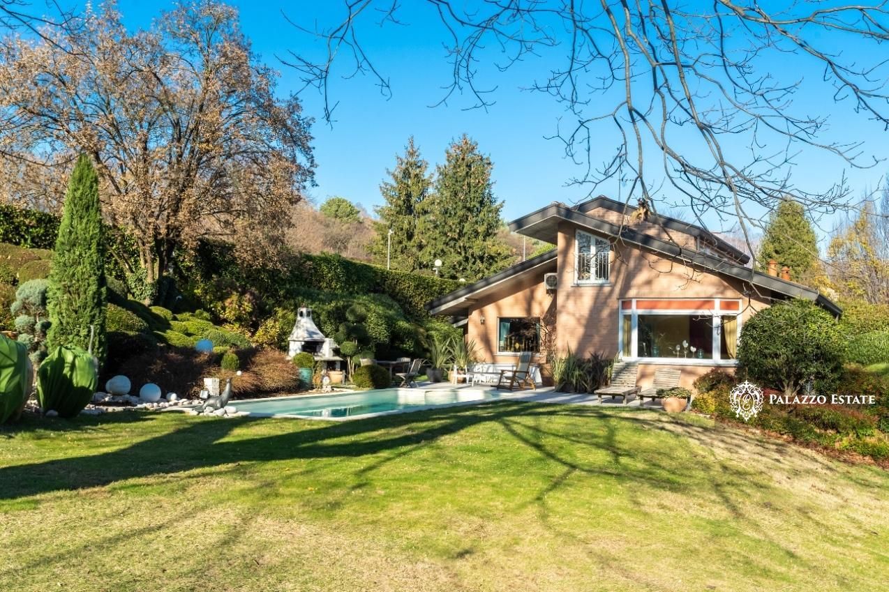 Вилла в Монторфано, Италия, 210 м2 фото 1