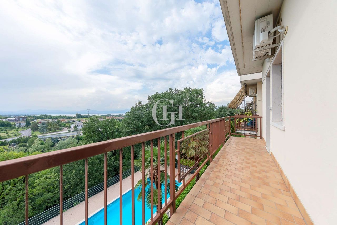 Апартаменты у озера Гарда, Италия, 70 м2 фото 2