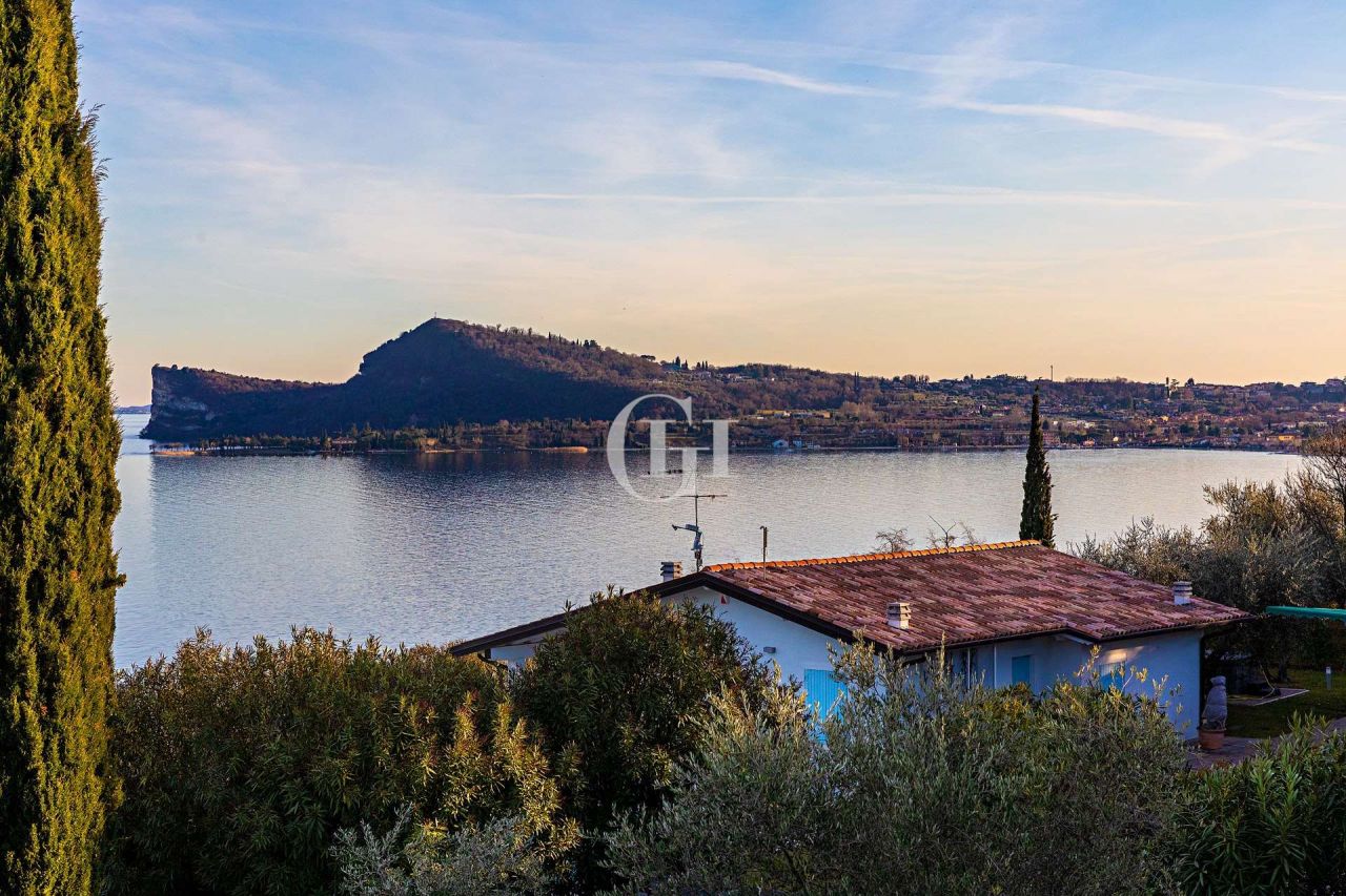 Вилла у озера Гарда, Италия, 324 м2 фото 4