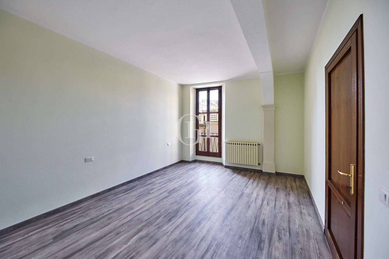 Апартаменты у озера Гарда, Италия, 70 м2 фото 2