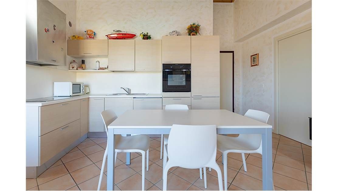 Апартаменты у озера Гарда, Италия, 100 м2 фото 3