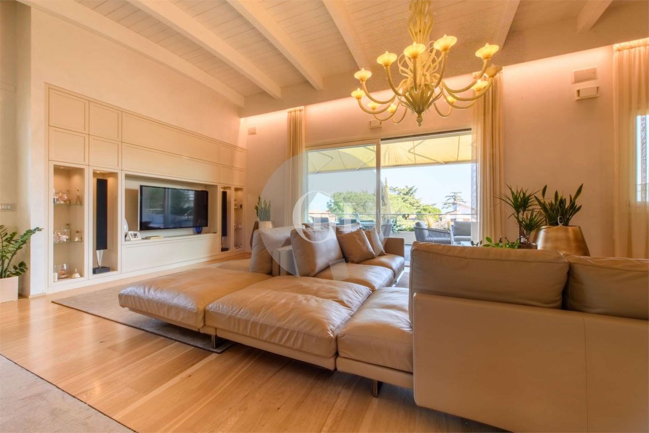 Пентхаус у озера Гарда, Италия, 210 м2 фото 3