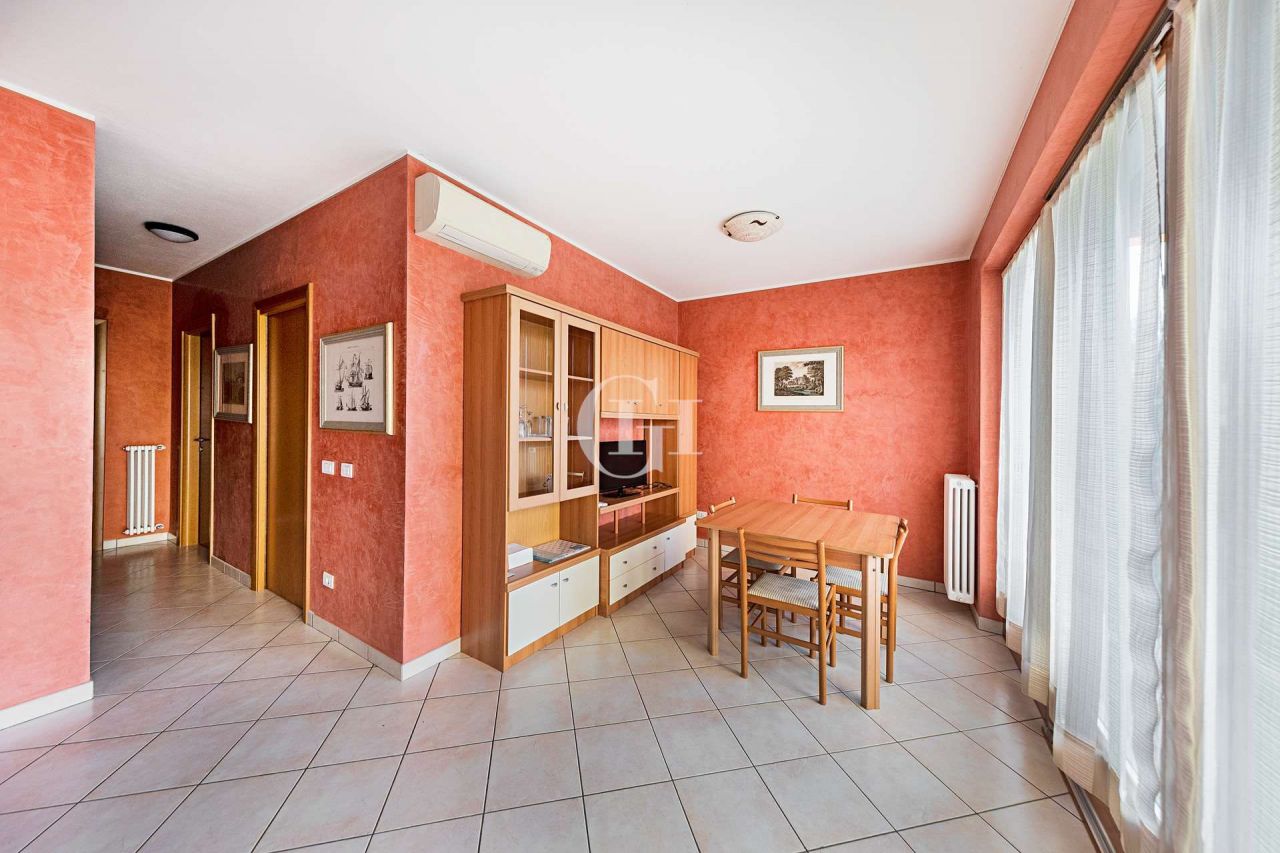 Апартаменты у озера Гарда, Италия, 116 м2 фото 5