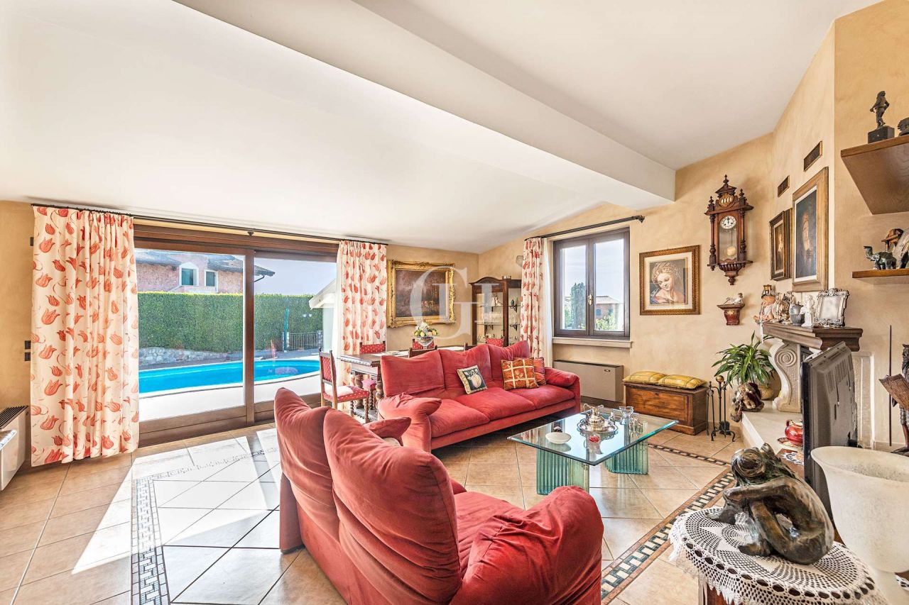 Вилла у озера Гарда, Италия, 250 м2 фото 5