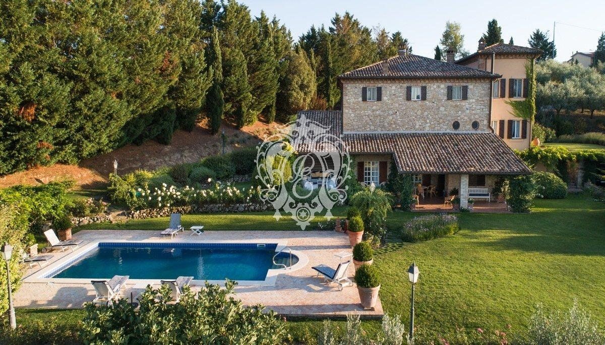 Вилла в Тоди, Италия, 458 м2 фото 1