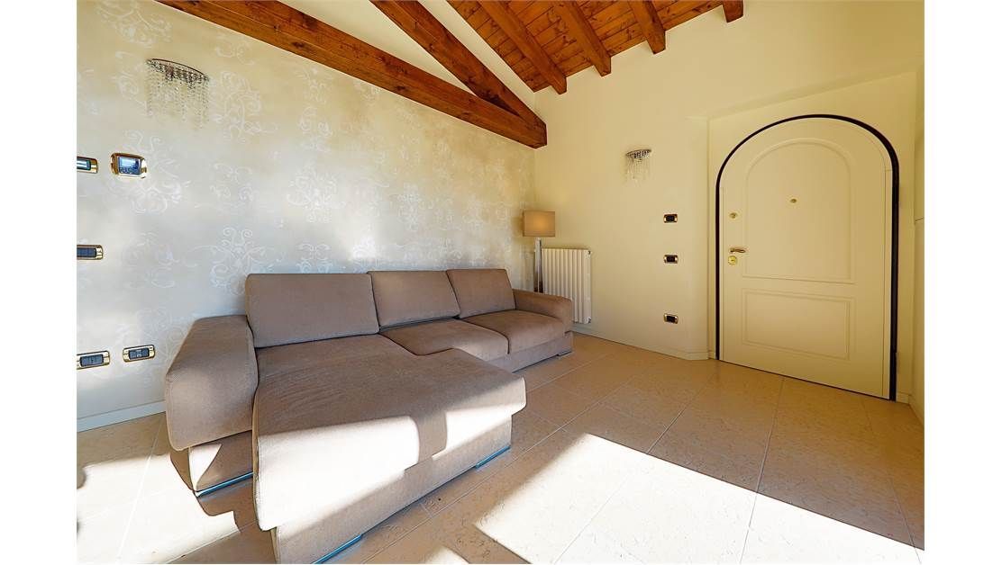 Вилла у озера Гарда, Италия, 250 м2 фото 4