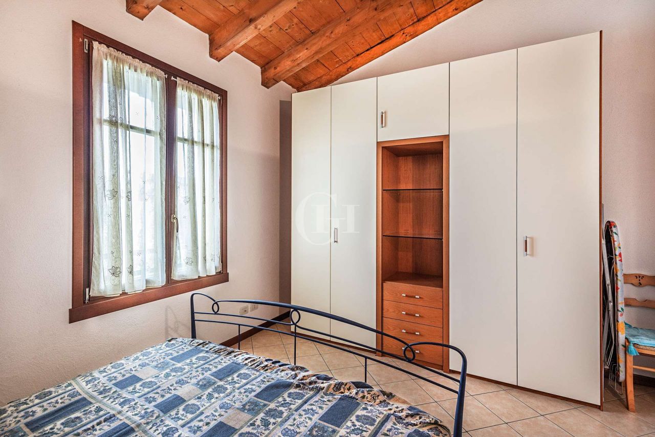 Апартаменты у озера Гарда, Италия, 65 м2 фото 5
