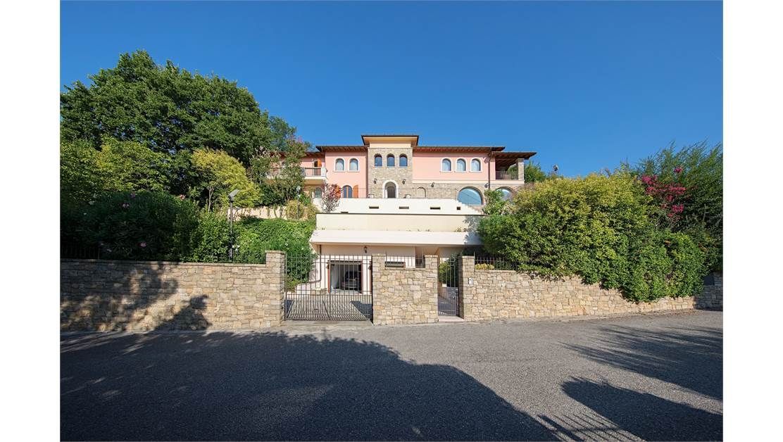 Вилла у озера Гарда, Италия, 600 м2 фото 1