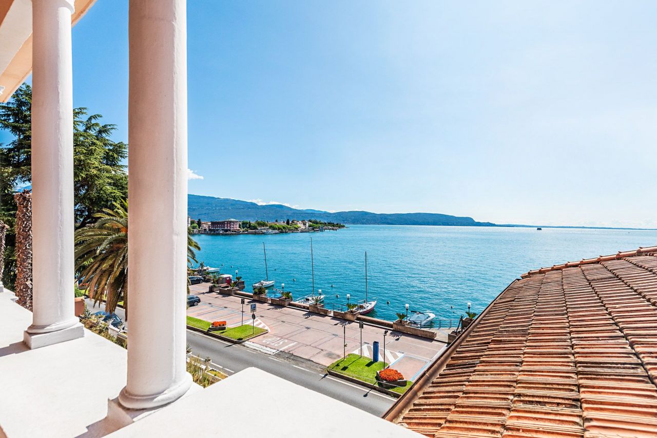 Вилла у озера Гарда, Италия, 540 м2 фото 4