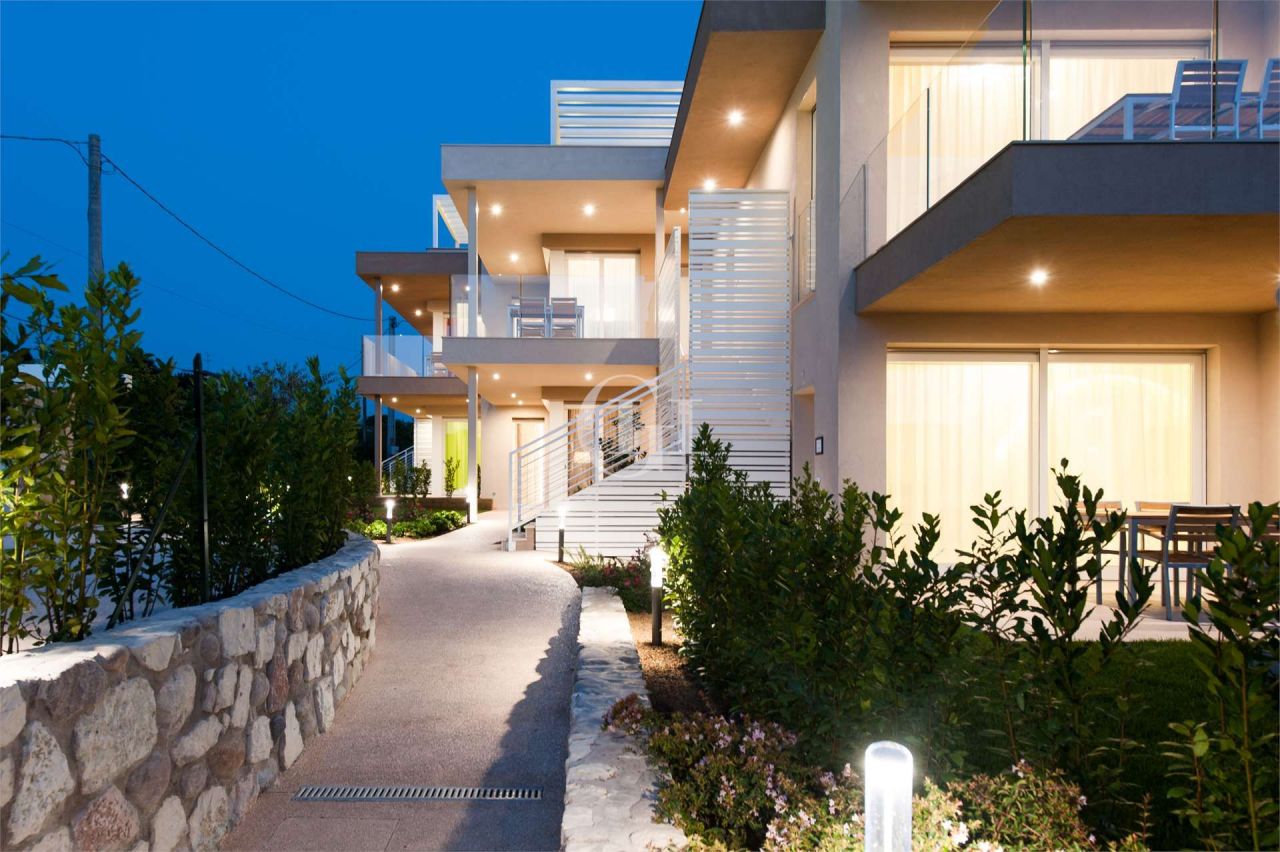 Апартаменты у озера Гарда, Италия, 87 м2 фото 5