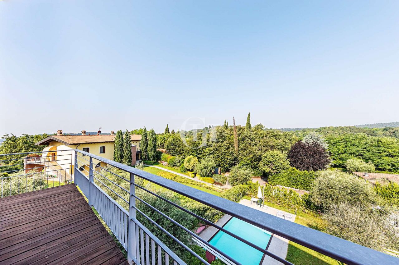 Вилла у озера Гарда, Италия, 250 м2 фото 4