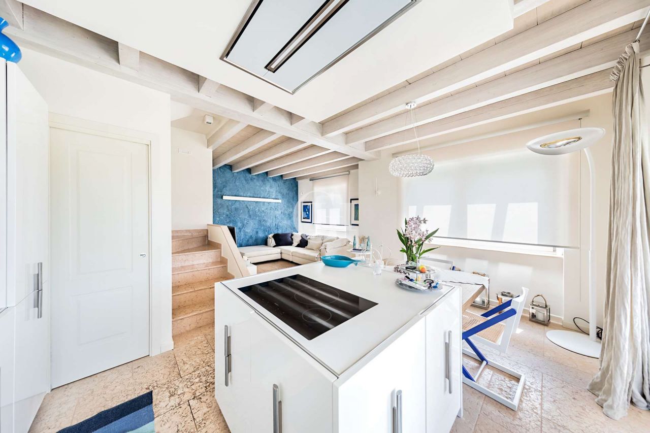 Коттедж у озера Гарда, Италия, 170 м2 фото 5