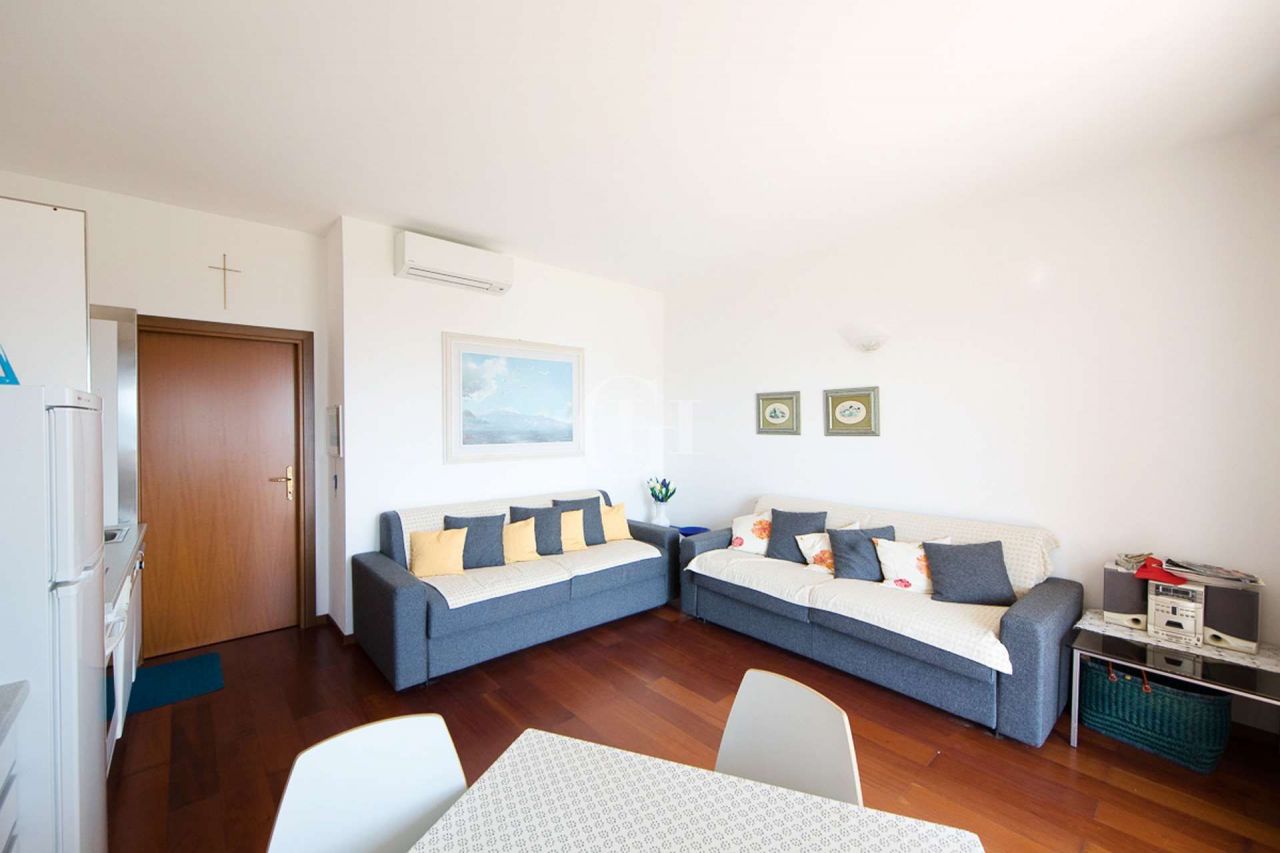 Апартаменты у озера Гарда, Италия, 90 м2 фото 3