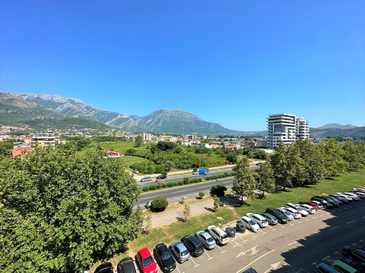 Квартира в Баре, Черногория, 89 м2 фото 2