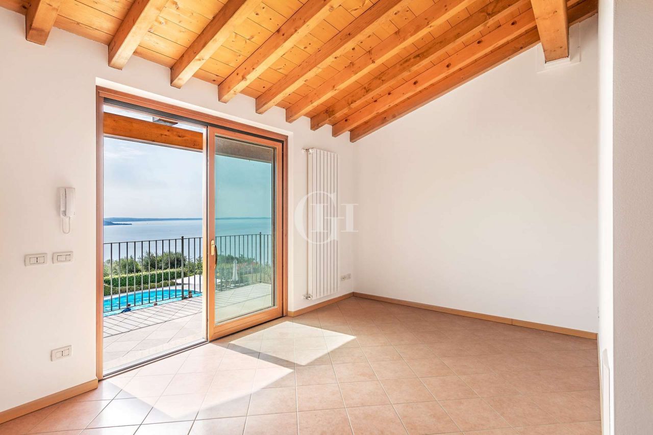 Апартаменты у озера Гарда, Италия, 77.8 м2 фото 5