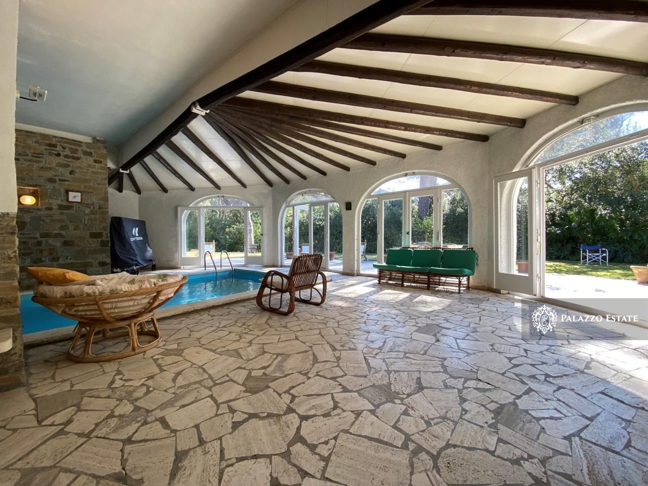 Вилла в Роккамаре, Италия, 350 м2 фото 1