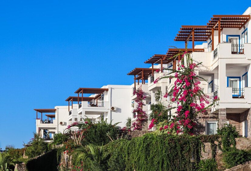 traditional-white-summer-houses-bodrum-turkey-summer-vacation-concept_459897-5521.jpg
