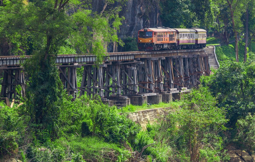 death-railway-with-train-famous-place-in-kanchanaburi-thailand_387864-4359.jpg