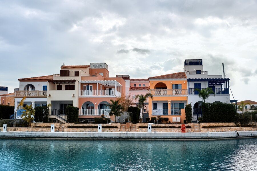 old-buildings-port-evening_1268-14340.jpg