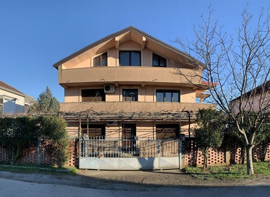 Дом в Подгорице, Черногория, 330 м2