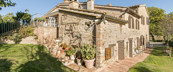 Дом в Пезаро-э-Урбино, Италия, 350 м2