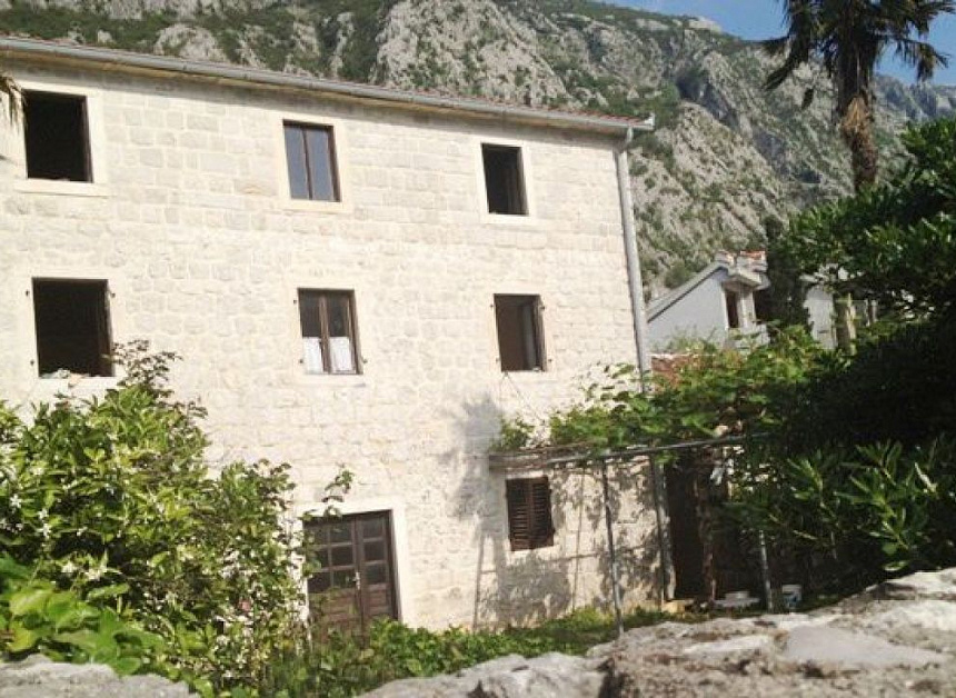 Дом в Которе, Черногория, 180 м2