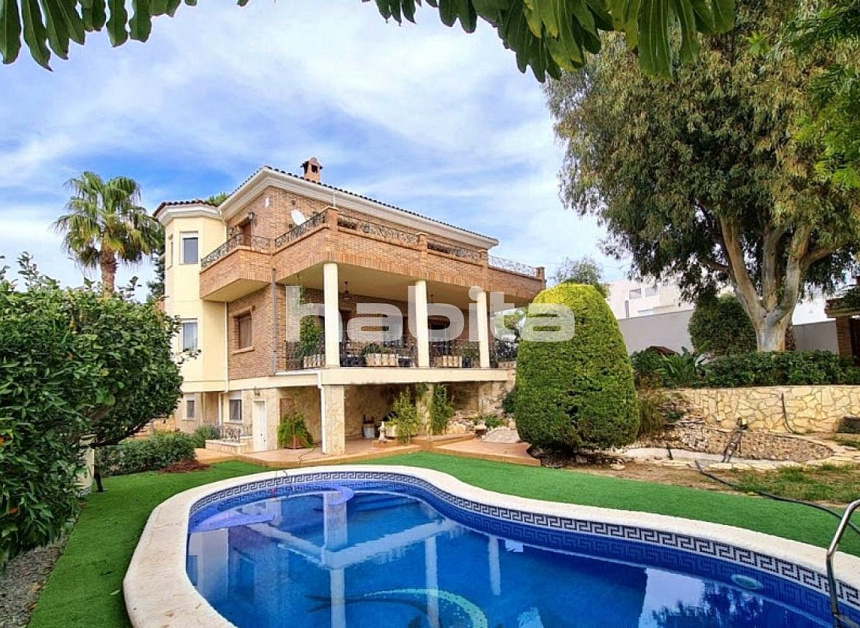 Дом в Рохалесе, Испания, 364 м2