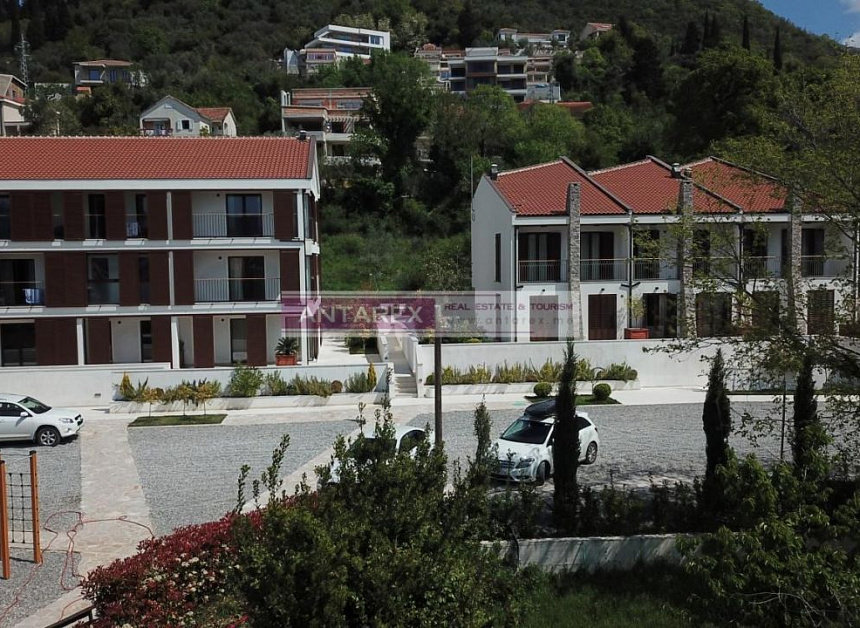 Апартаменты в Тивате, Черногория, 63 м2