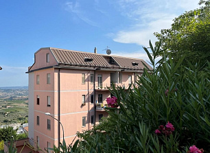 Квартира в Читта-Сант-Анджело, Италия, 80 м2