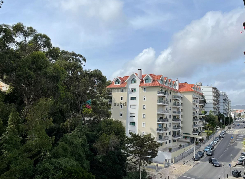 Квартира в Эшториле, Португалия, 94 м2