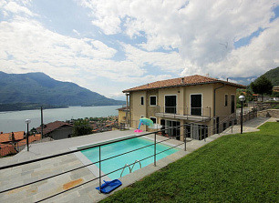 Апартаменты у озера Комо, Италия, 82 м2