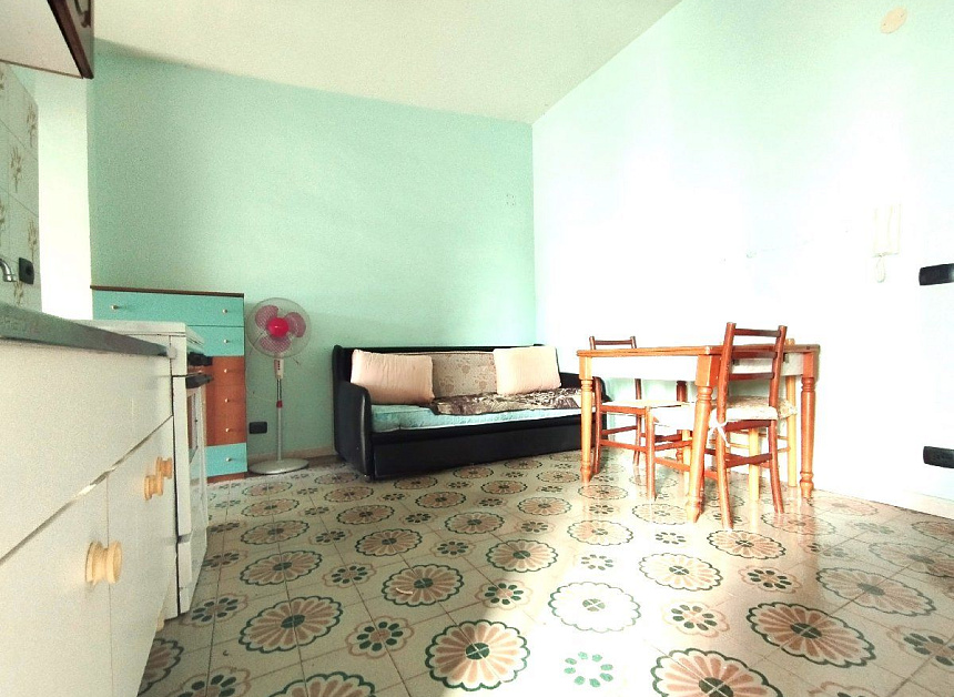 Квартира в Скалее, Италия, 48 м2
